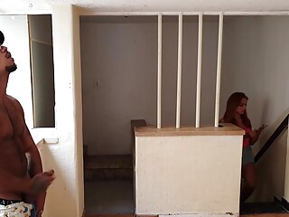 Atrap a mi prima masturbndose y me ped leche en el culo
